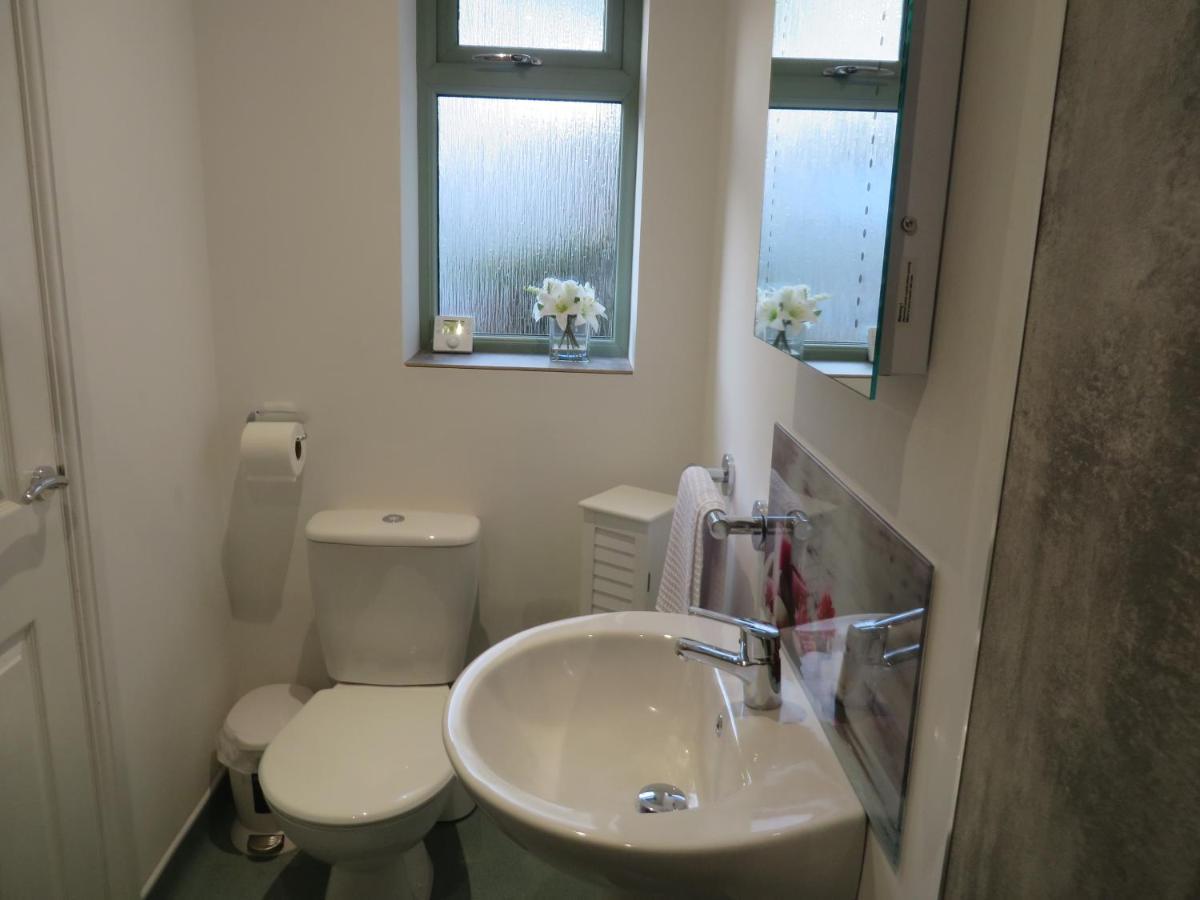 Railway Retreat No4 Comberton Terrace Apartment คิดเดอร์มินสเตอร์ ภายนอก รูปภาพ