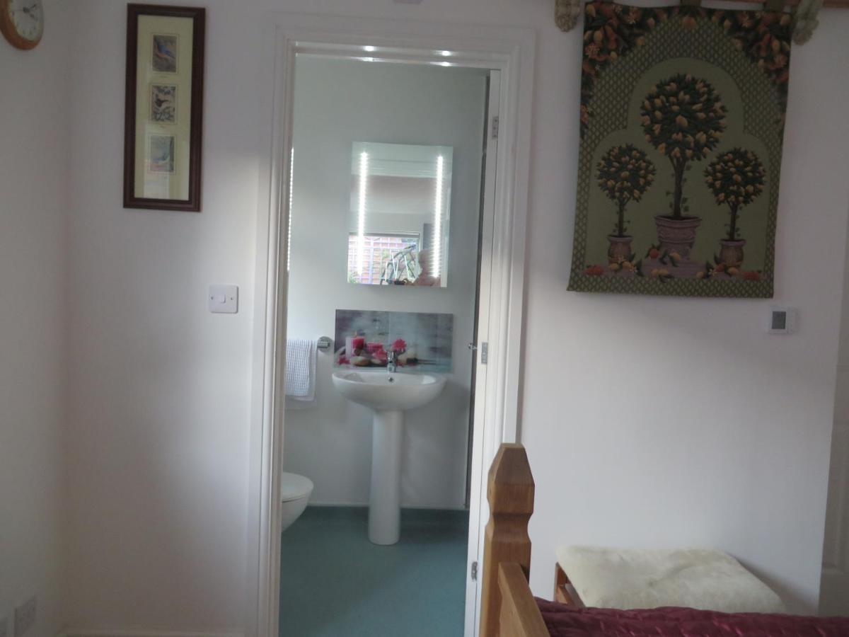 Railway Retreat No4 Comberton Terrace Apartment คิดเดอร์มินสเตอร์ ภายนอก รูปภาพ