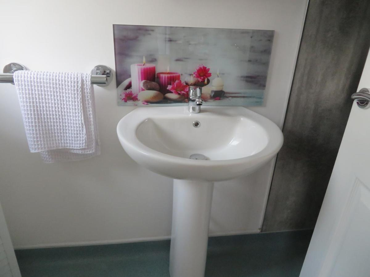 Railway Retreat No4 Comberton Terrace Apartment คิดเดอร์มินสเตอร์ ภายนอก รูปภาพ