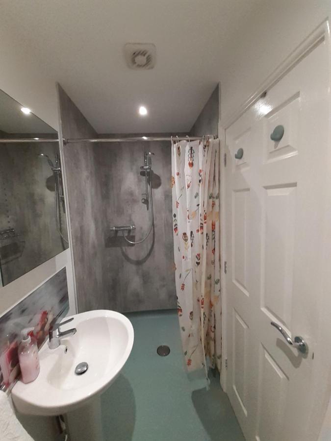 Railway Retreat No4 Comberton Terrace Apartment คิดเดอร์มินสเตอร์ ภายนอก รูปภาพ